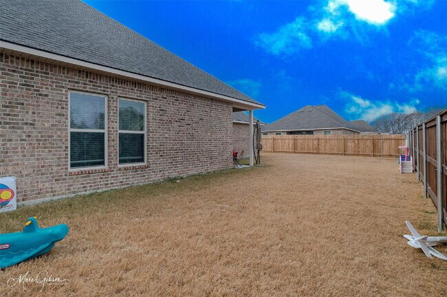 Building Photo - 767 Crozier Dr