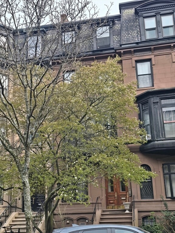 Building Photo - 313 Beacon St
