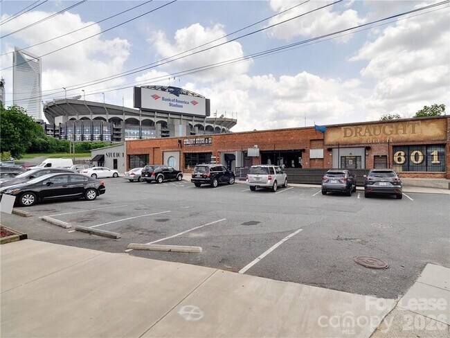 Building Photo - 1101 W 1st St