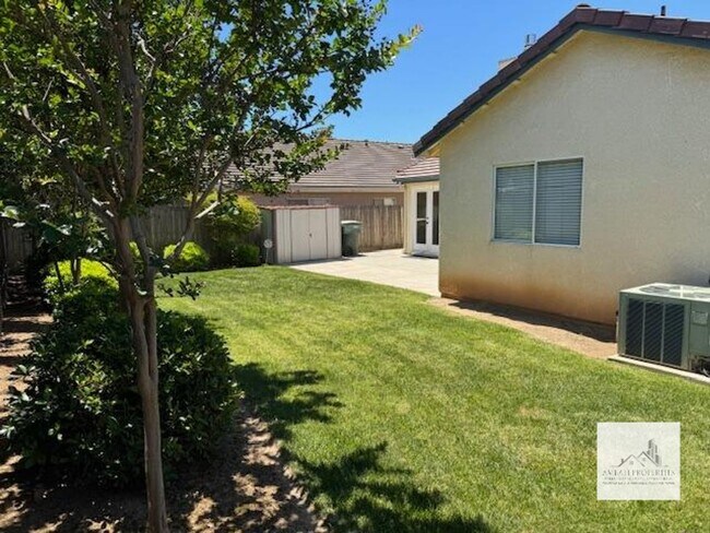 Building Photo - 3 Bedroom 2 bath in One of Fresno most desirable areas