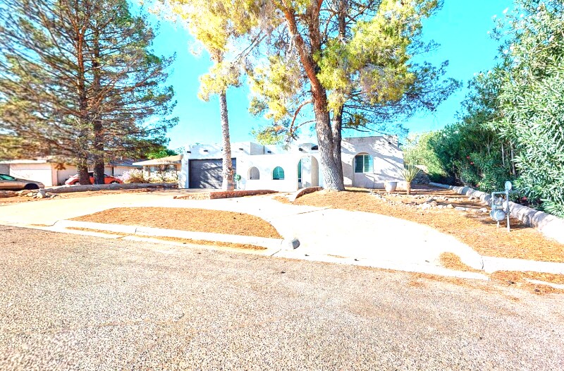Primary Photo - 115 Buckskin Loop