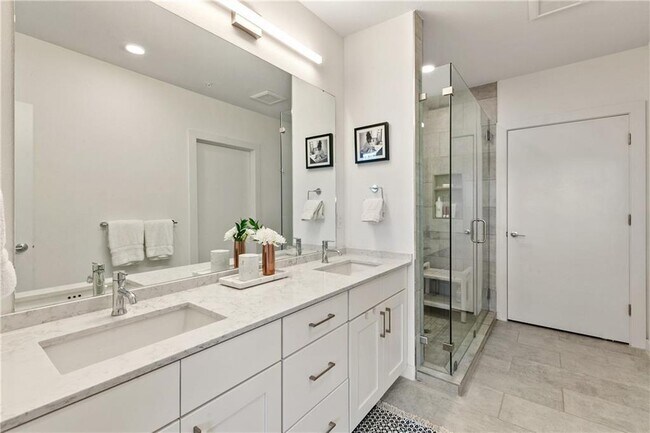 Building Photo - 900 S 1st St