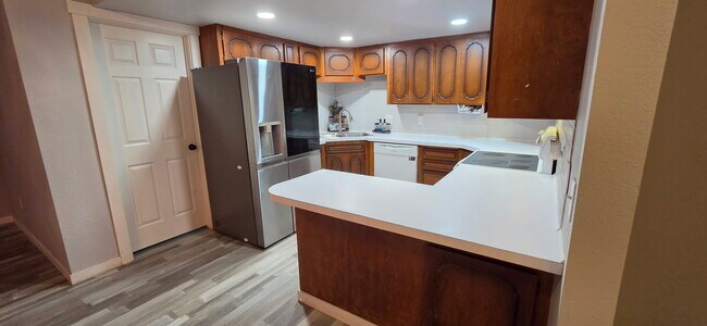 Building Photo - 1st Street