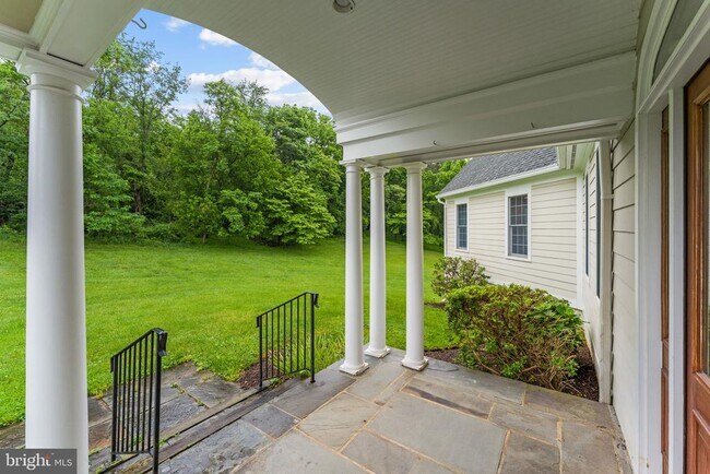 Building Photo - 16250 Short Hill Rd