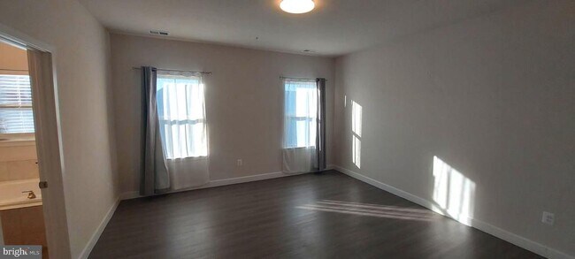 Building Photo - 5970 Fallfish Ct