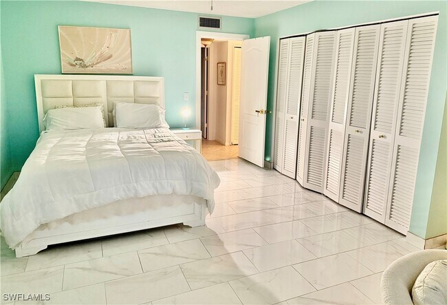 Building Photo - 4187 Lakewood Blvd