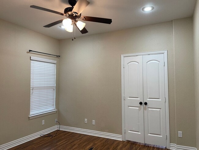 Building Photo - House for lease in Pottsboro