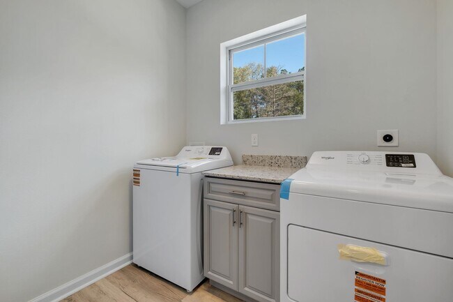 Building Photo - 2022 Trimble Rd