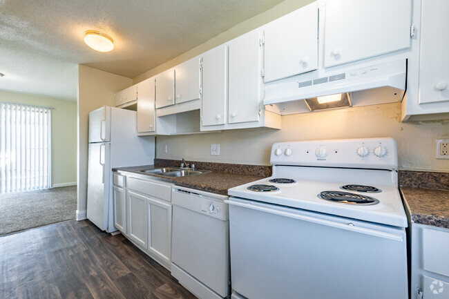 2BR 1.5BA - 1150SF - Parc 1000 Apartment Homes