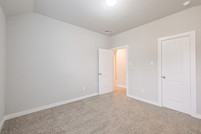 Building Photo - 122 Vine Mint Dr
