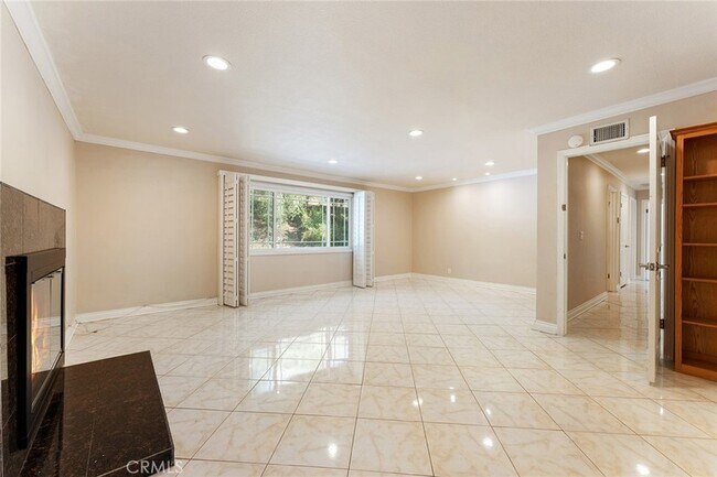 Building Photo - 27045 Esward Dr