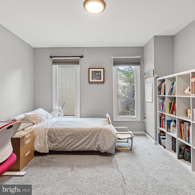 Building Photo - 3704 Oak Hill Way