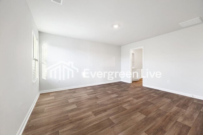 Building Photo - 1606 King Oaks Lp