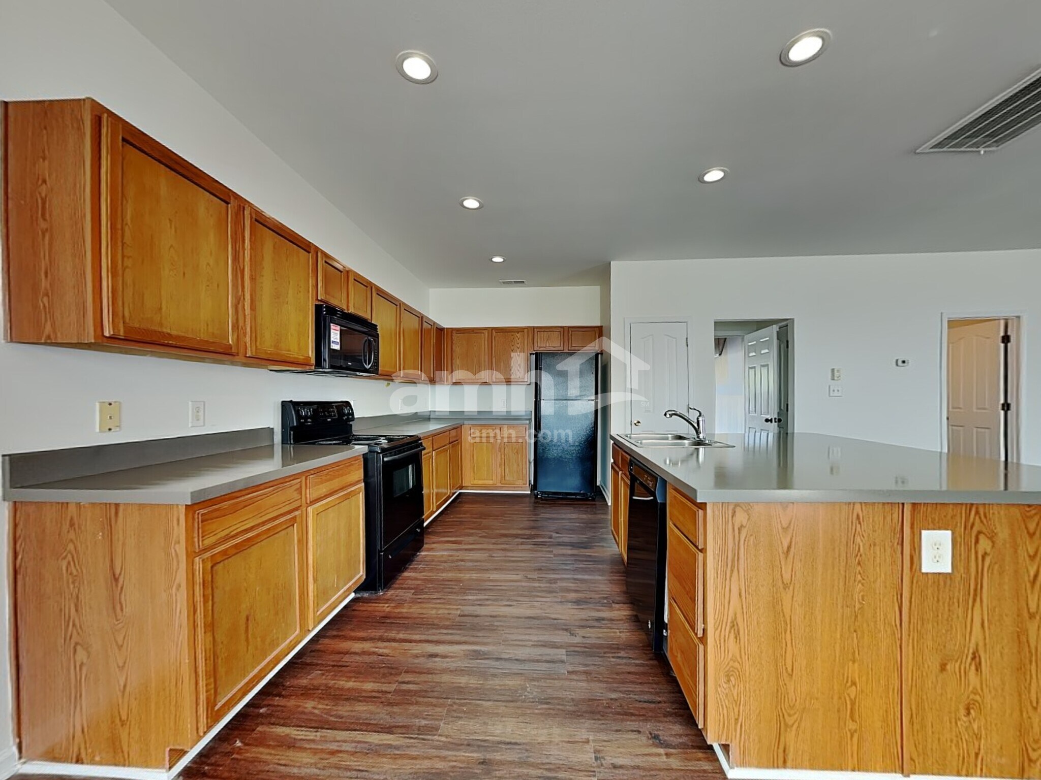 Building Photo - 2526 Ingleside Dr
