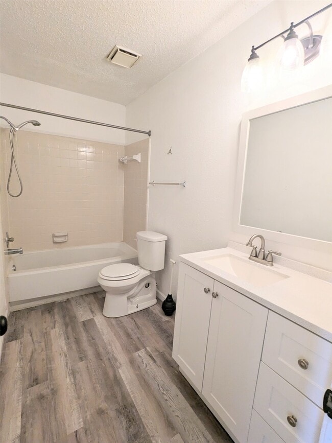 Building Photo - 15516 Weldon Dr