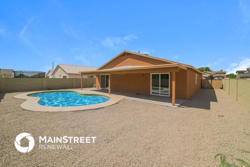 Building Photo - 9017 W Cambridge Ave