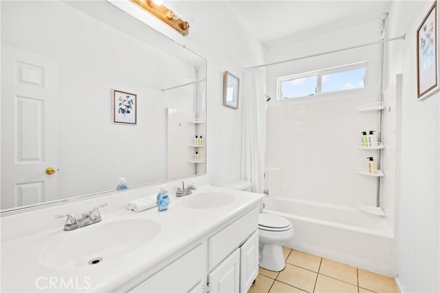 Building Photo - 22421 Hawthorn Ave