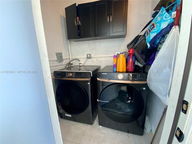 Building Photo - 1365 NW 130th St