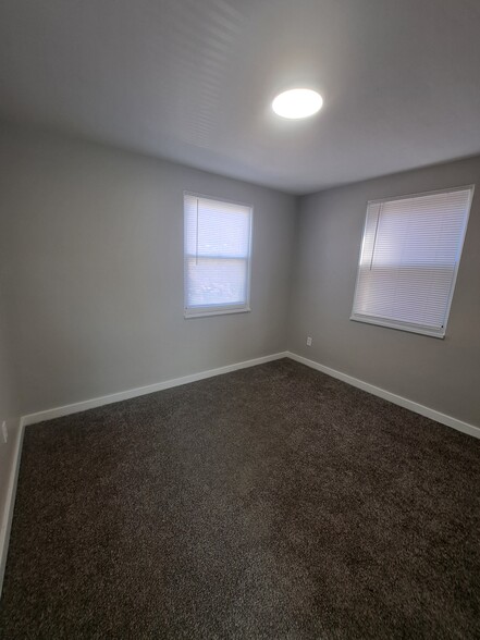 Building Photo - 326 Church Ave