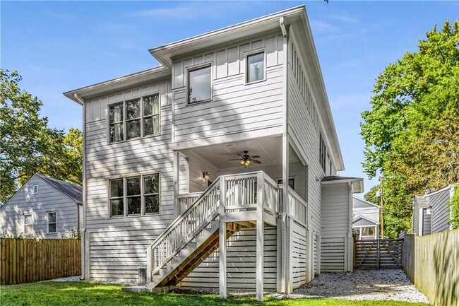 Building Photo - 207 Mellrich Ave NE