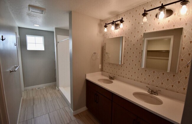 Building Photo - 968 Spruce Willow Wy