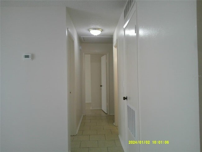 Building Photo - 71 Lake Villa Way