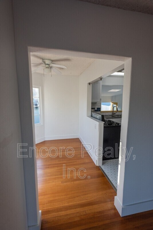 Building Photo - 364 Second Avenue