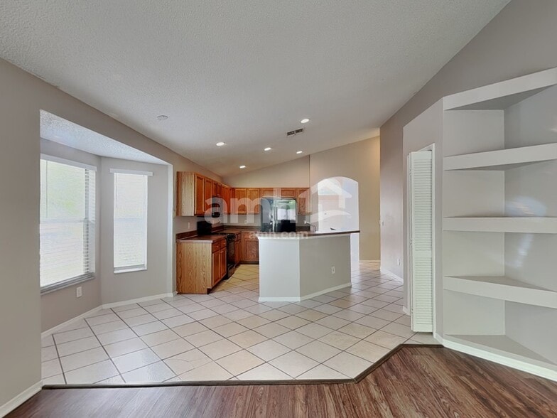 Building Photo - 503 Tree Shore Dr