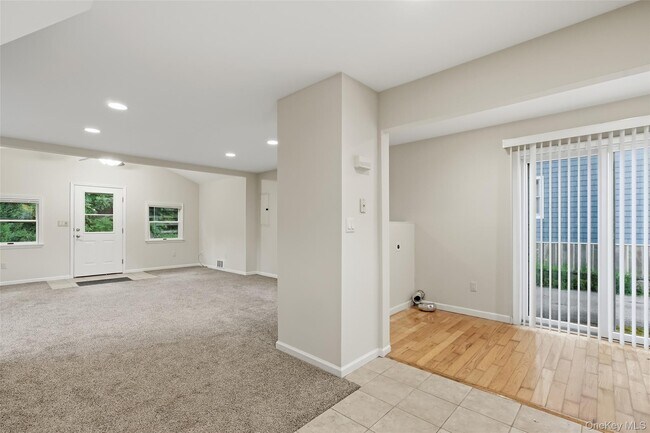 Building Photo - 100 Dunderberg Rd