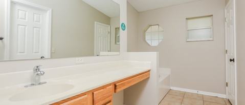 Building Photo - 2208 Kingscrest Cir