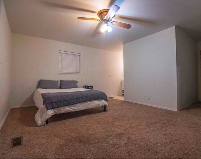 Building Photo - 2505 NW 111th St