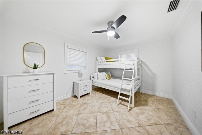 Building Photo - 2473 Poinciana St