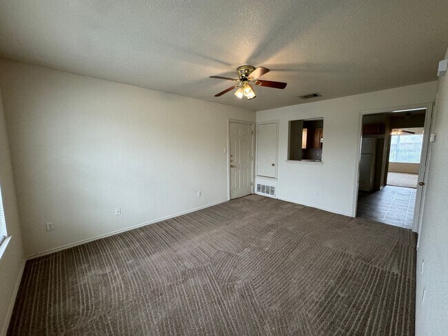 Building Photo - 1602 Aztec Trce