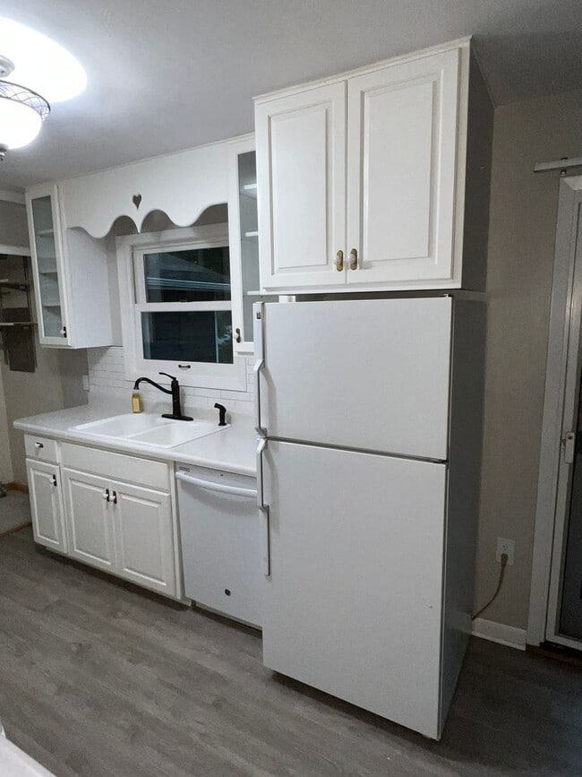 Building Photo - ~Applications Pending~3 Bed, 2 Bath Home for Rent!!