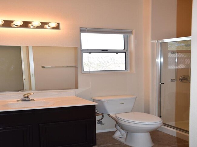 Building Photo - Stunning 2 bedroom Jefferson in Age Restri...