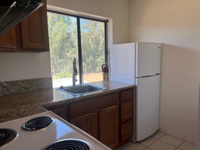 kitchenette - 29120 San Timoteo Canyon Rd