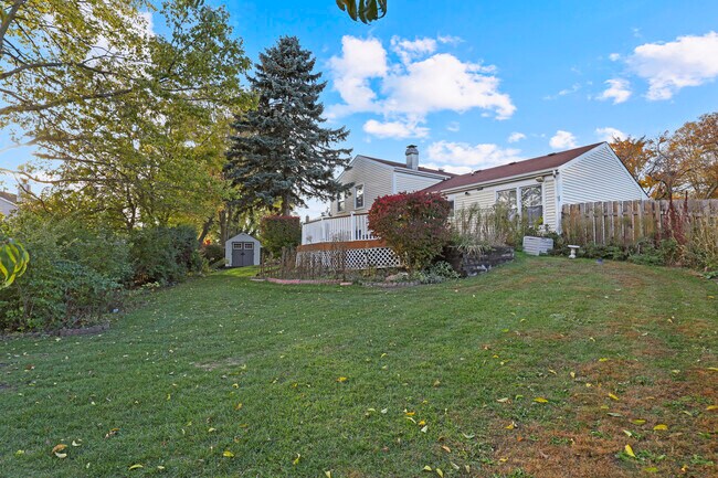 Building Photo - 1356 Larchmont Dr