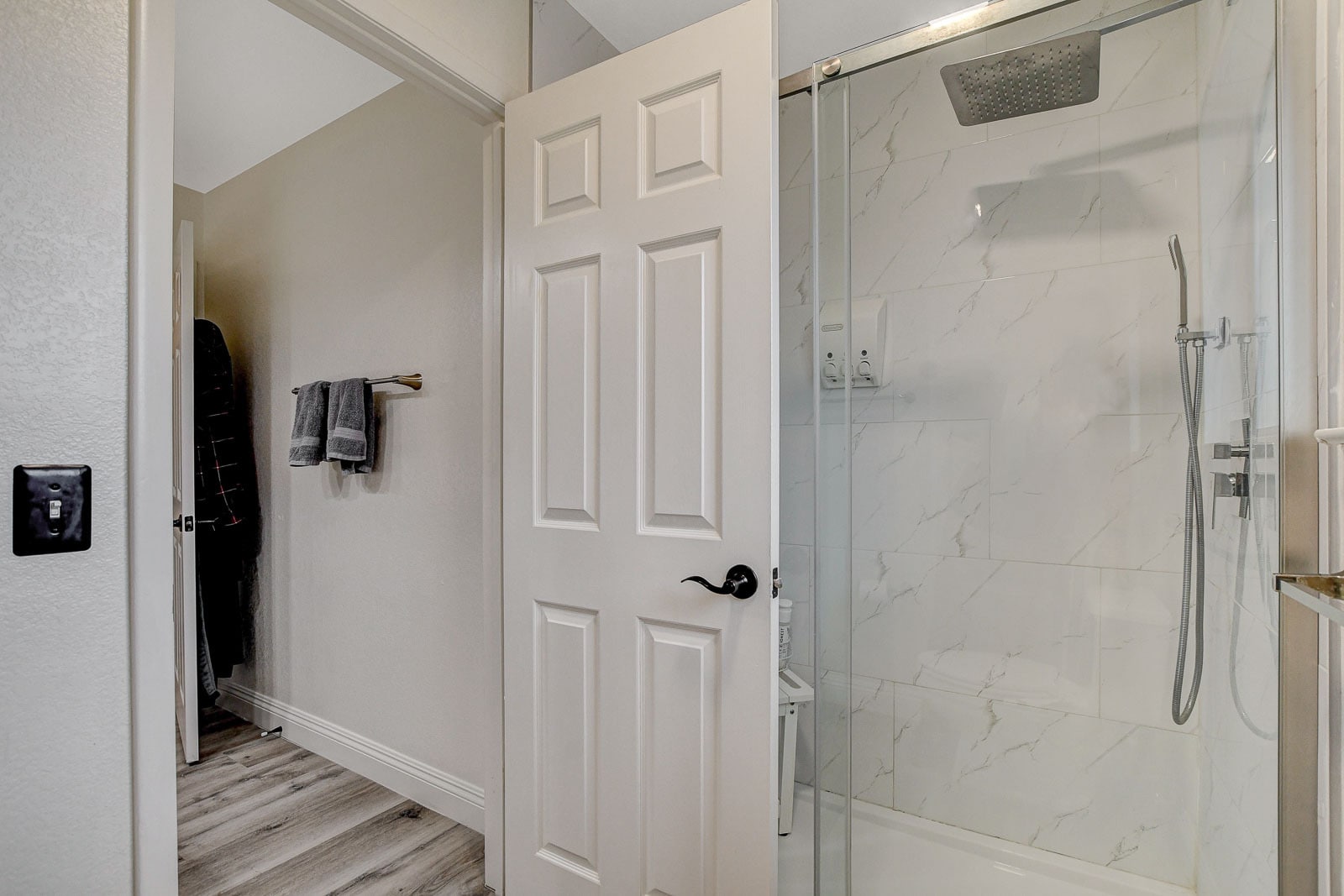 Building Photo - 2224 Lucerne Ct