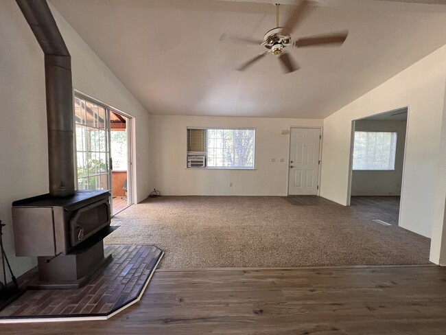 Building Photo - 17093 Cobblestone Ln