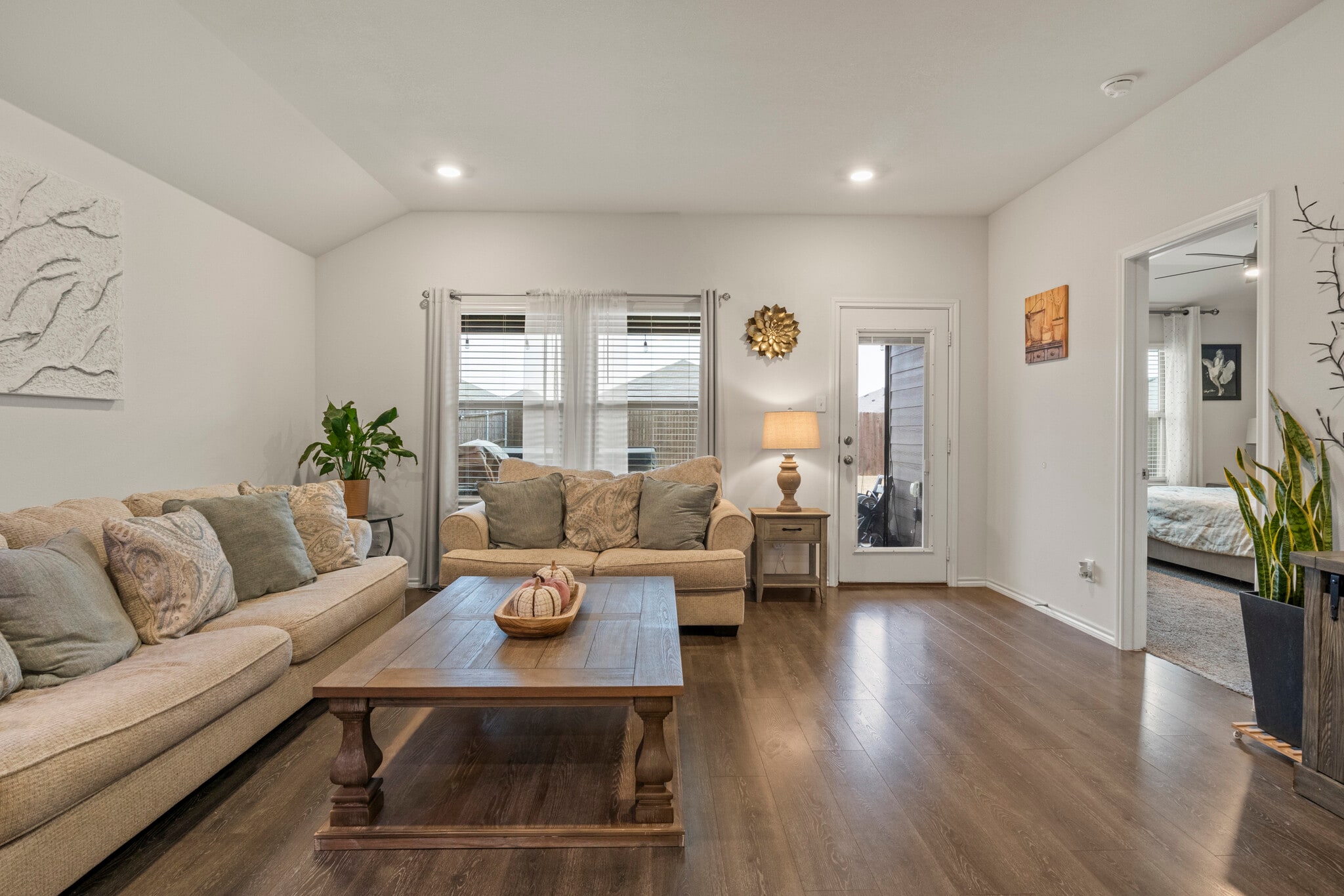 Building Photo - 2038 Croton Ave