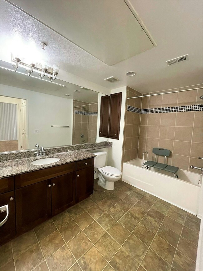 Building Photo - 2174 Scholarship