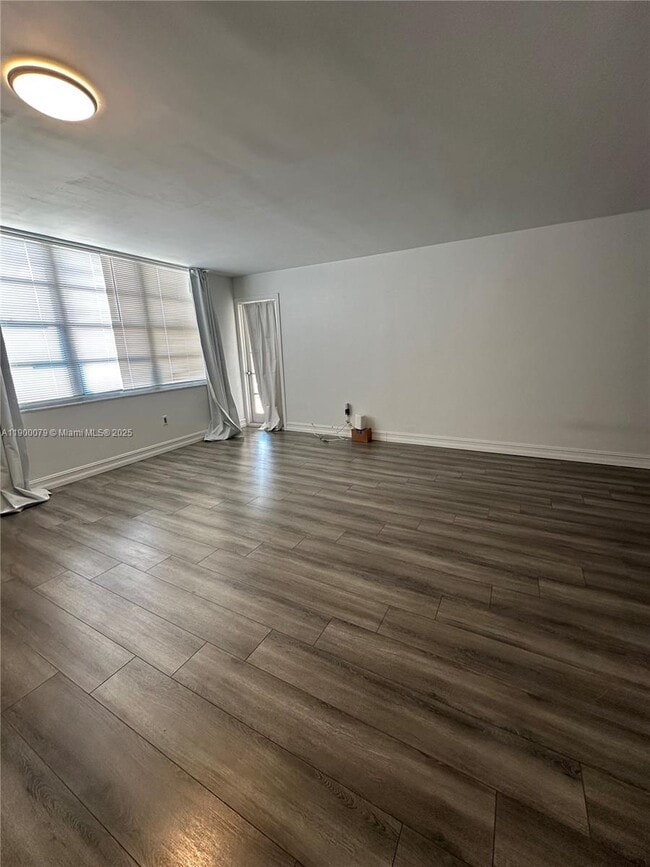 Building Photo - 2750 NE 183rd St