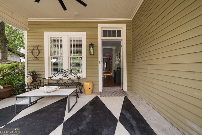 Building Photo - 28 Clay St SE