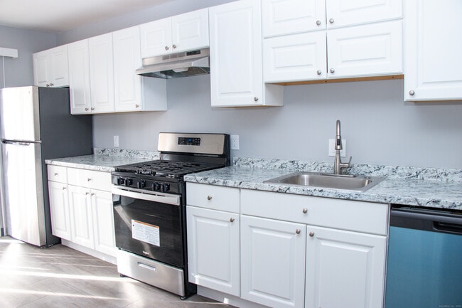 Building Photo - 98 Kaye Vue Dr