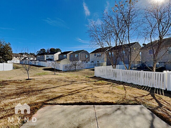 Building Photo - 918 Willow Wind Dr