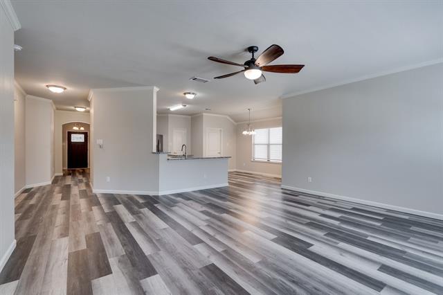 Building Photo - 9604 Palm Valley Dr