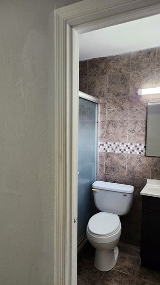 Building Photo - 3911 SW 39th St