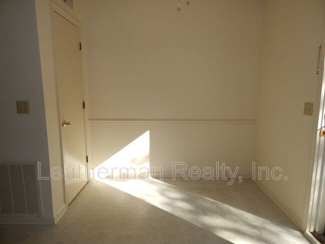 Building Photo - 738 Coventry Ln