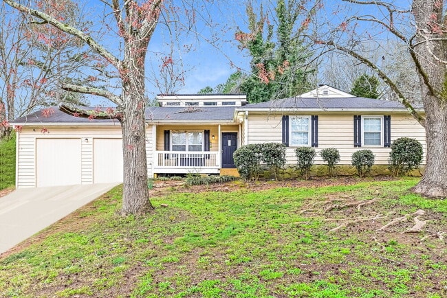 Building Photo - 3835 Charlotte Dr