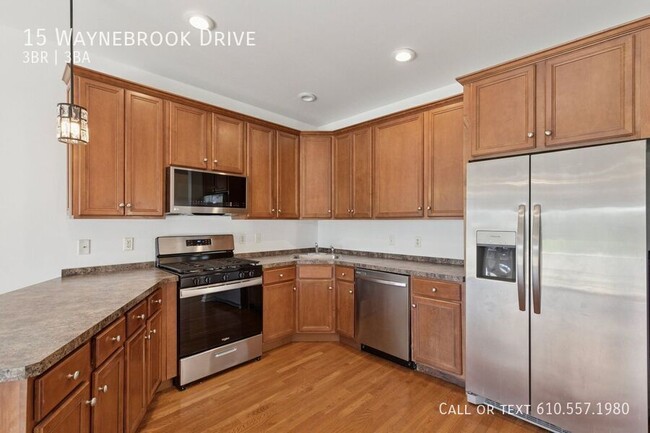 Building Photo - 15 Waynebrook Dr